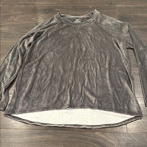 Cozy Long-Sleeve Pullover Top - Gray